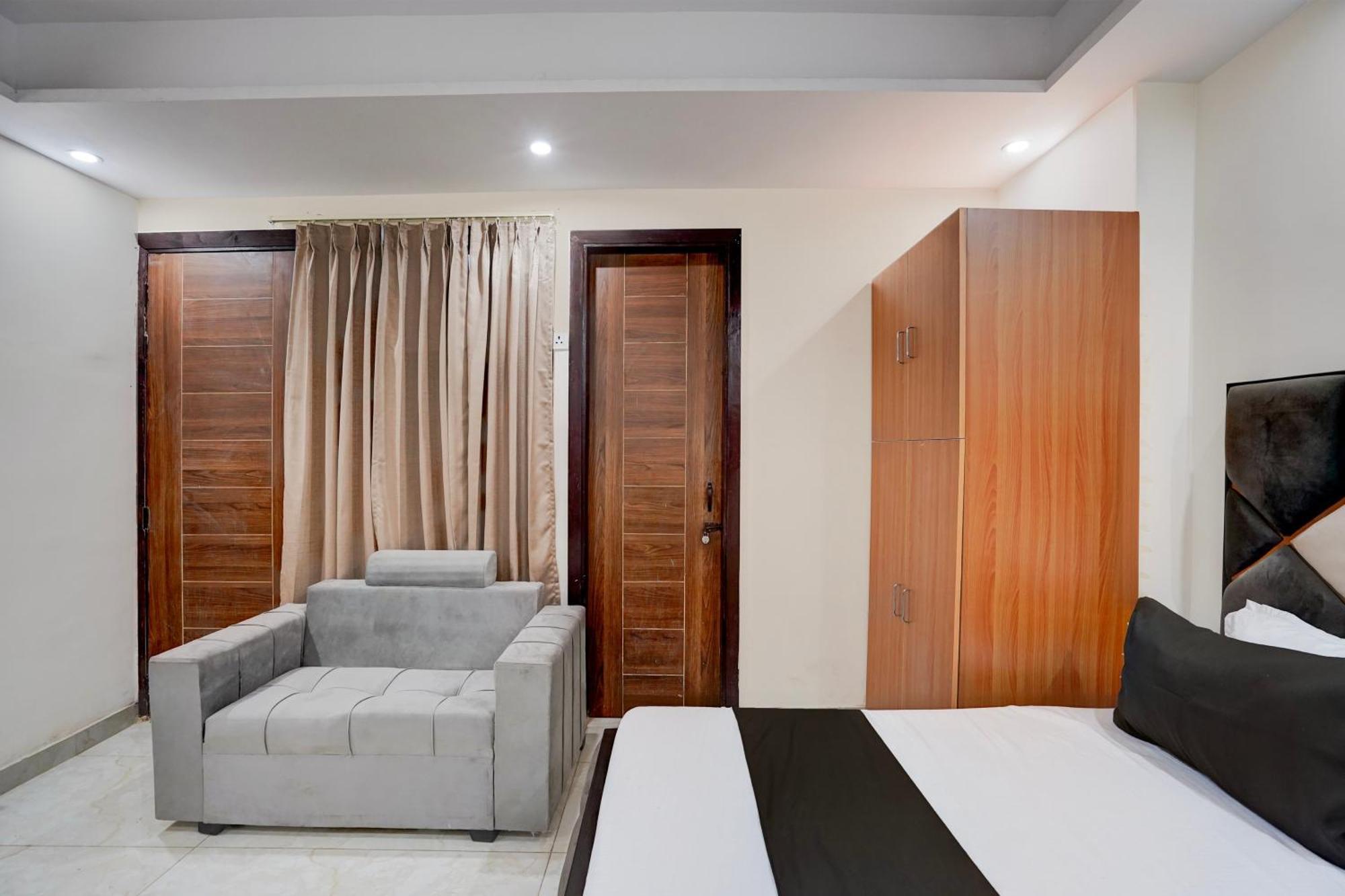 Hotel O R.N Residency Hotel Ghaziabad Exterior foto